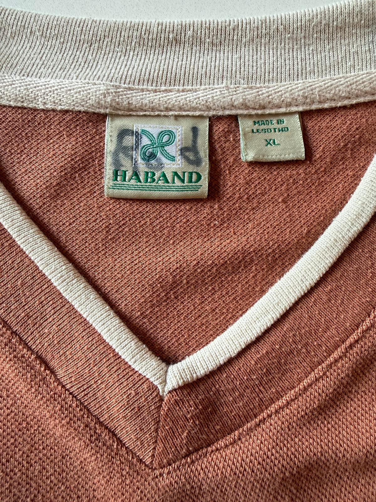 VIntage XL Long Sleeve V-Neck T-Shirt from the 90s