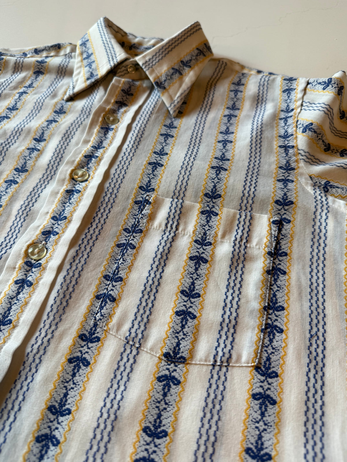 Vintage M Men's Short Sleeve Button Up  Shirt from the 70s