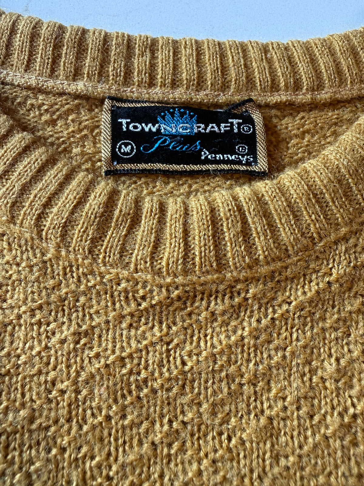 60s M  Mustard Knit Towncraft Plus Men's Vintage Lightweight Sweater