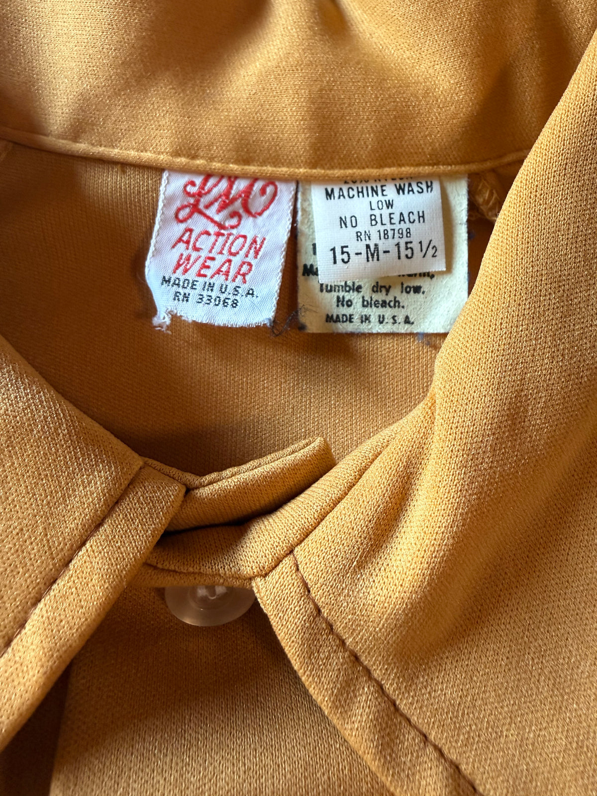 Vintage M Men's Short Sleeve Henley Shirt from the 70s