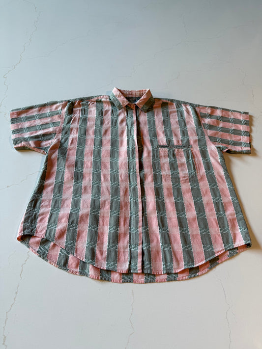 Vintage M Women's Short Sleeve Button Up Shirt from the 90s