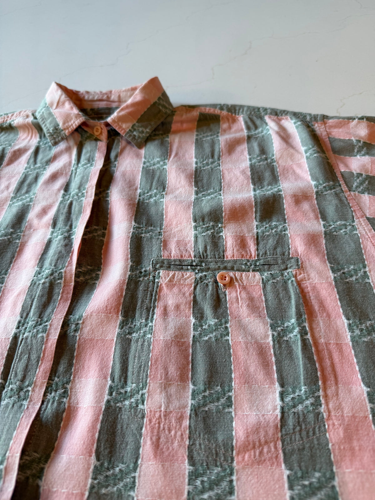 Vintage M Women's Short Sleeve Button Up Shirt from the 90s
