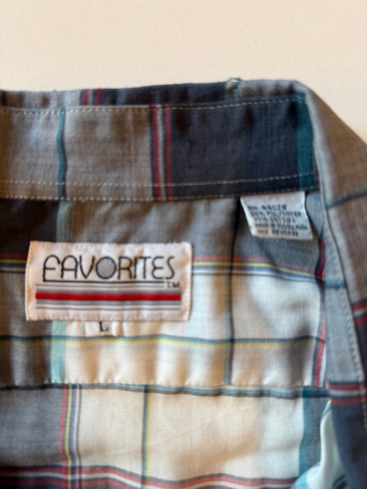 Vintage M Men's Short Sleeve Plaid Button Up Shirt from the 80s
