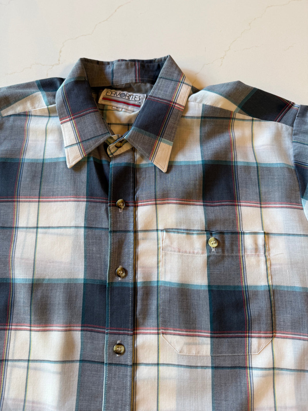 Vintage M Men's Short Sleeve Plaid Button Up Shirt from the 80s