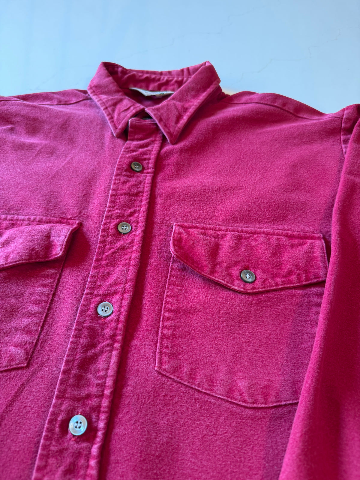 Vintage L Dark Red Long Sleeve Flannel Chamois Button Up Shirt from the 90s
